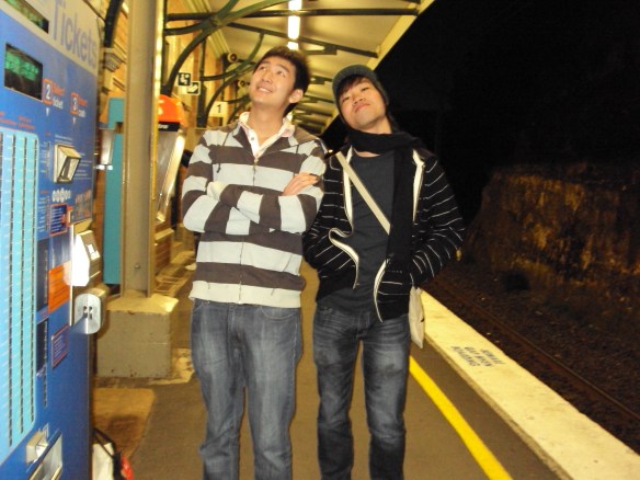 H and I on the platform